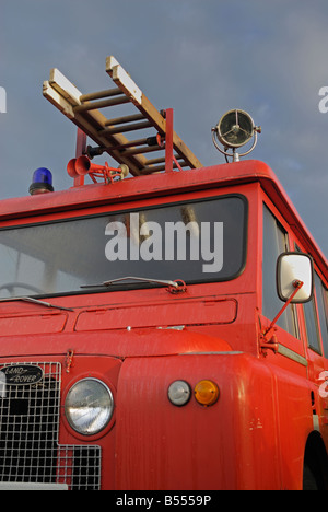 Storico degli anni sessanta Landrover serie 2a 109nel comando di avanzamento motore fire. Raccolta Dunsfold Open Day 2006, Dunsfold, Inghilterra, Regno Unito. Foto Stock