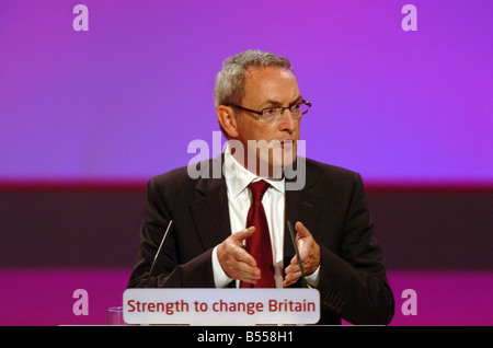 Labour Party Conference Bournmouth 25 settembre 2007 John Hutton manodopera MP per Barrow in Furness Segretario del Dipartimento di Stato per Business Enterprise riforma regolamentare durante la conferenza di oggi Foto Stock