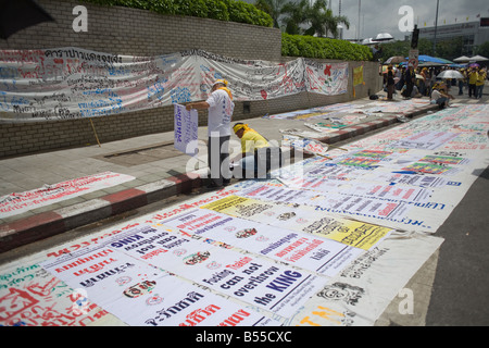 Governo anti-manifestanti, il Pad party rally in Bangkok con la polizia cerca su Foto Stock