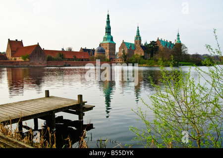 Frederiksborg Slot a castello reale in Hillerød vicino a Copenaghen a Copenaghen in Danimarca Foto Stock