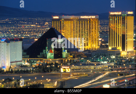 Vista dal casino rio suites voodoo lounge al casinò di Luxor e Mandalay Bay di las vegas nevada usa Foto Stock