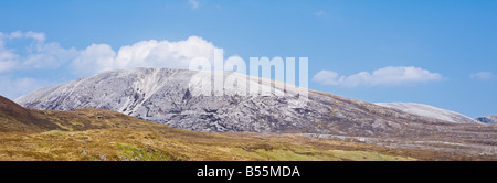 Montagna vicino a Loch Assynt nelle Highlands scozzesi, Scozia Foto Stock