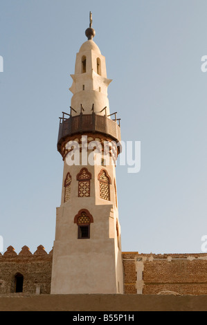 Il minareto di Abu Haggag Mosque al Tempio di Luxor e di Tebe si trova sulla riva est del fiume Nilo in Egitto Luxor Foto Stock