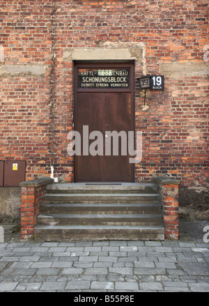 Entrata in infermeria blocco 19 nell'ex campo di concentramento di Auschwitz ho Foto Stock