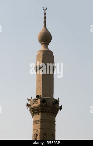 Zamalek moschea minareto situato nel quartiere Zamalek sull'isola del Nilo di Gezira al Cairo Egitto Foto Stock