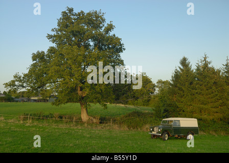 Molto originale e storico degli anni settanta Land Rover Serie 3 LWB Hardtop. Visto presso la collezione Dunsfold Open Day 2006. Foto Stock