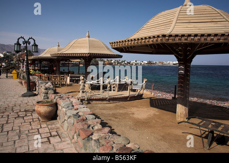 Masbat lungomare di Asilah, Dahab dal golfo di Aqaba, a sud della penisola del Sinai, Egitto. Foto Stock