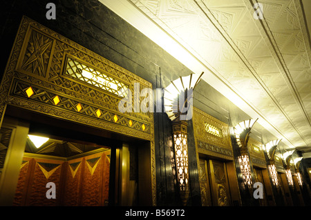 Stile Art Deco decorazione. La lobby di uno North LaSalle edificio (1930). LaSalle Street. Il Loop. Chicago. Illinois. Stati Uniti d'America Foto Stock