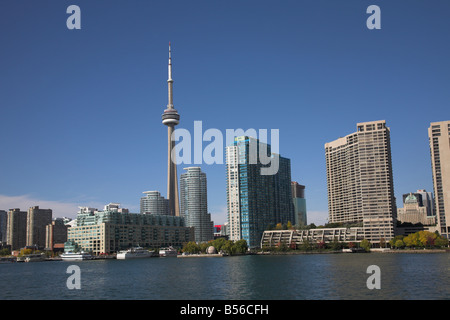 Lo skyline di Toronto come visto dal lago. Foto Stock