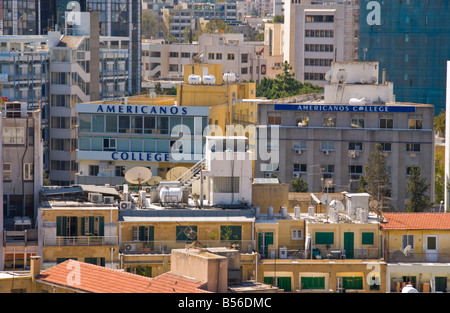 Vista sulla città del sud Nicosia Cipro UE Americanos College Foto Stock