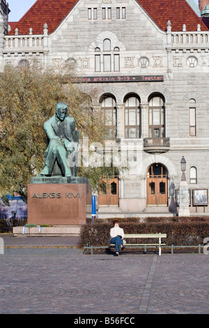 Statua di autore Aleksis Kivi in Helsinki Finlandia Foto Stock