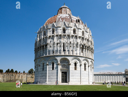 Il Battistero, Piazza dei Miracoli a Pisa, Toscana, Italia Foto Stock