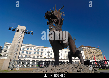 Il drago di rame nel corso del tempo la Cina festival 2008 ad Amburgo. La statua è di sette metri di lunghezza e 5 metri di alta. Amburgo è Foto Stock