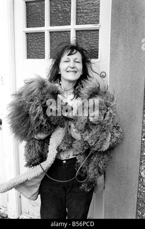 Cani sfrattati. La sig.ra Fay Hughes. Gennaio 1975 75-00437-002 Foto Stock