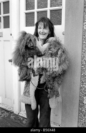 Cani sfrattati. La sig.ra Fay Hughes. Gennaio 1975 75-00437-009 Foto Stock