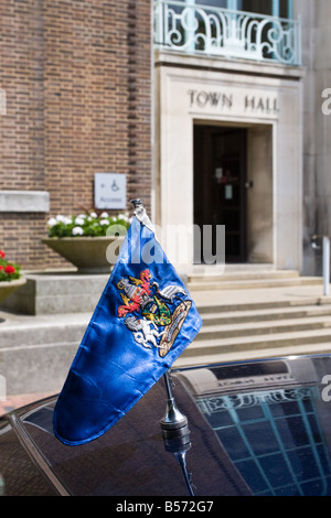 Mayoral auto al di fuori del Royal Tunbridge Wells Town Hall Foto Stock