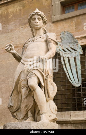 Italia Roma Castel Sant'Angelo Arcangelo Michele statua Foto Stock