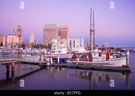 Porto di tonno e Hyatt Hotel, San Diego, California, Stati Uniti d'America, America del Nord Foto Stock