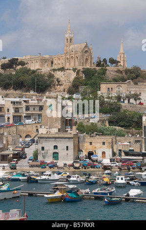 Porto di Mgarr a Gozo, Malta, Mediterraneo, Europa Foto Stock