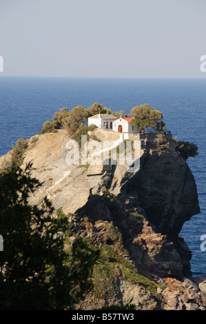 Chiesa di Agios Ioannis, utilizzato nel film Mamma Mia per la scena del matrimonio, Skopelos, Isole Sporadi, isole greche, Grecia Foto Stock