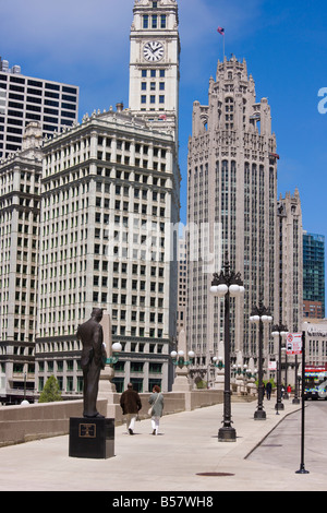 Il Wrigley Building e Tribune Tower, North Michigan Avenue, il Magnificent Mile di Chicago, Illinois, Stati Uniti d'America Foto Stock