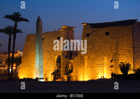 Tempio di Luxor, Luxor, Tebe, Sito Patrimonio Mondiale dell'UNESCO, Egitto, Africa Settentrionale, Africa Foto Stock