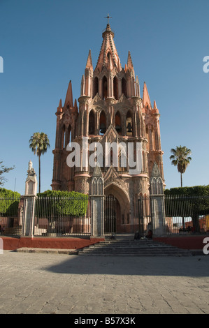 La Parroquia, chiesa degna di nota per la sua fantastica esterno neogotico, San Miguel De Allende (San Miguel), stato di Guanajuato, Messico Foto Stock