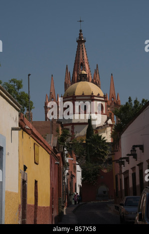 La Parroquia, chiesa degna di nota per la sua fantastica esterno neogotico, San Miguel De Allende (San Miguel), stato di Guanajuato, Messico Foto Stock