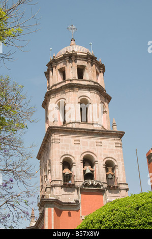 Torre della chiesa del convento di San Francisco, Santiago de Querétaro (Queretaro), un sito Patrimonio Mondiale dell'UNESCO, Queretaro membro Foto Stock