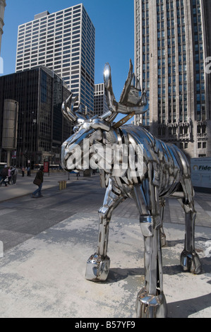 Statua di alci, vicino a Tribune Building, Chicago, Illinois, Stati Uniti d'America, America del Nord Foto Stock