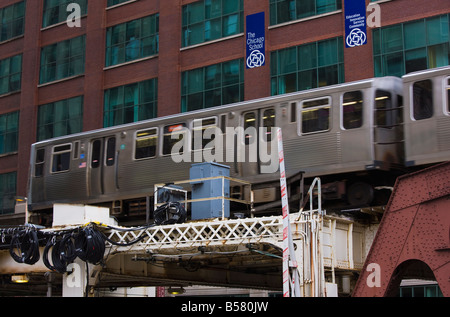 Un treno El sul treno di elevata sistema, Chicago, Illinois, Stati Uniti d'America, America del Nord Foto Stock