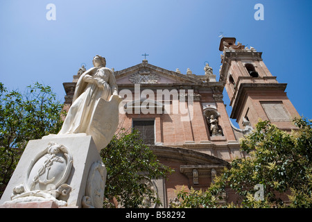 Statua, la Chiesa di Santo Tomas Apostol e San Felipe Neri, Plaza San Vicente Ferrer, Valencia, Mediterraneo, Spagna Foto Stock