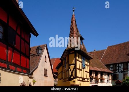 Eguisheim, Haut Rhin, Alsazia, Francia, Europa Foto Stock