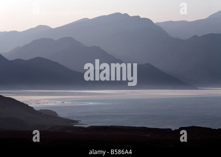 Lac Assal, il punto più basso del continente africano e la maggior parte del corpo salino di acqua sulla terra, Gibuti, Africa Foto Stock