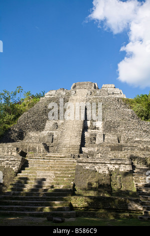 Alta Tempio (struttura N10-43), il tempio più alto al sito Maya a Lamanai, Lamanai, Belize, America Centrale Foto Stock