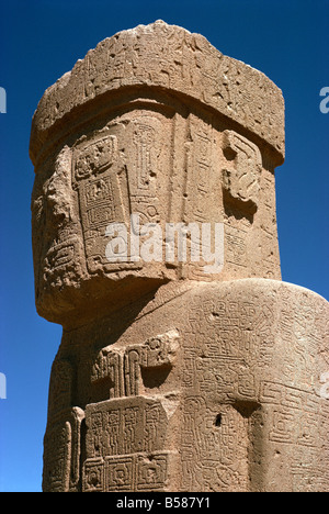 Ravvicinata di una statua scolpita a Tiahuanaco sito 400 900 annunci in Bolivia America del Sud Foto Stock