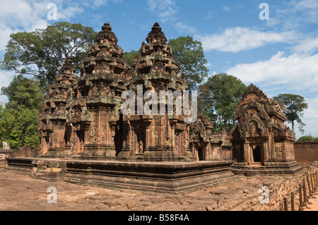 Il Banteay Srei tempio indù, nei pressi di Angkor, Sito Patrimonio Mondiale dell'UNESCO, Siem Reap, Cambogia, Indocina, sud-est asiatico Foto Stock