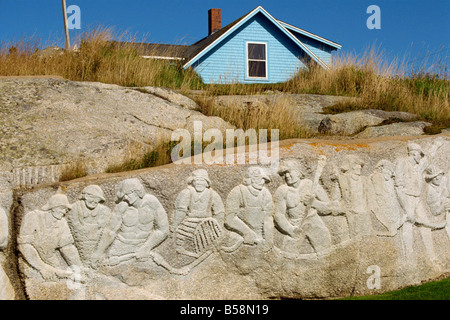 La scultura di residenti scolpiti sulla roccia da W de Garthe a Peggys Cove Nova Scotia Canada America del Nord Foto Stock