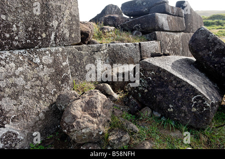 Ahu Tahira, pietra rettangolare di piattaforme su cui moai statue si fermò, Vinapu, Isola di Pasqua, Cile, Sud America Foto Stock