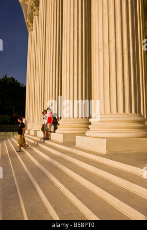 WASHINGTON DC USA colonne di fronte alla Corte suprema degli Stati Uniti la costruzione di Foto Stock
