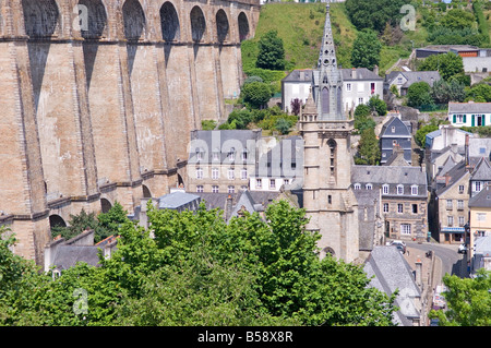 Città di Morlaix e il suo viadotto, North Finistere, Bretagna, Francia, Europa Foto Stock