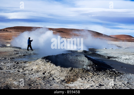 Crateri al Sol de Mañana (sole di mattina) nel sud-ovest della Bolivia Foto Stock