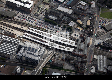 Vista aerea del sud est di Nottingham Stazione ferroviaria car park Station Street Carrington Street NG1England Regno Unito alto livello obliqua Foto Stock