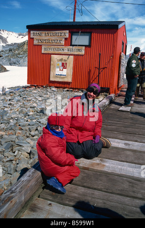 L'Antartide s prima comunità del villaggio presso la base argentina di Esperanza Penisola Antartica Regioni polari Foto Stock