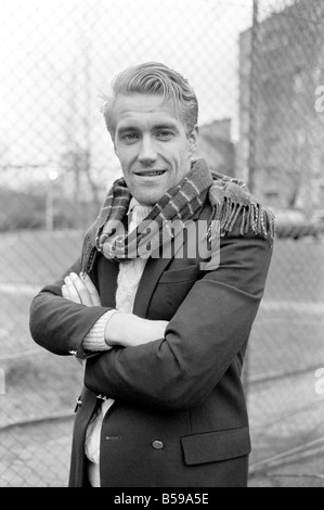 Intrattenimento: Musica: Gruppo Pop: Pattini: Richard Jobson, 20, cantante e chitarrista con il nuovo gruppo di forme d'onda i pattini a Londra. Gennaio 1981 81-00077 Foto Stock