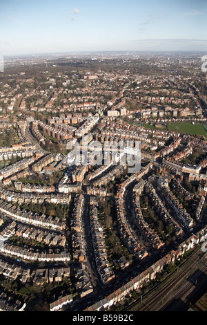 Vista aerea del nord est di case suburbane di West Hampstead linea ferroviaria Cricket Club West End Lane Pandora Road London NW6 NW3 Regno Unito Foto Stock