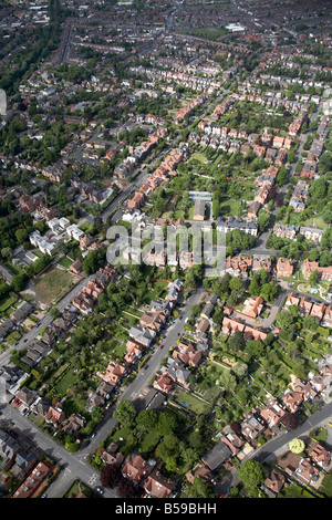 Vista aerea case suburbane giardini privati di Oxford Road School Road Wake Green Road Mayfield Road Moseley Birmingham Foto Stock