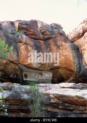 Ripristinato dipinti aborigeni nelle scogliere in Manning Creek Gorge Gibb River Road West Kimberley Australia Australia Pacific Foto Stock