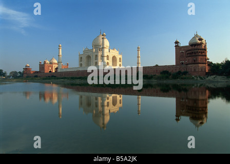 Taj Mahal UNESCO World Heritage Site Agra nello stato di Uttar Pradesh India Asia Foto Stock