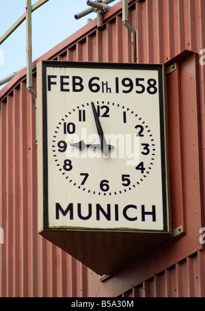 Il clock di Monaco di Baviera, Old Trafford, Manchester Foto Stock